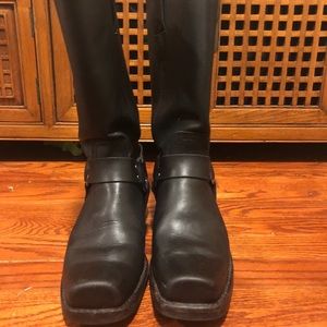 Frye Harness women’s black leather boots
